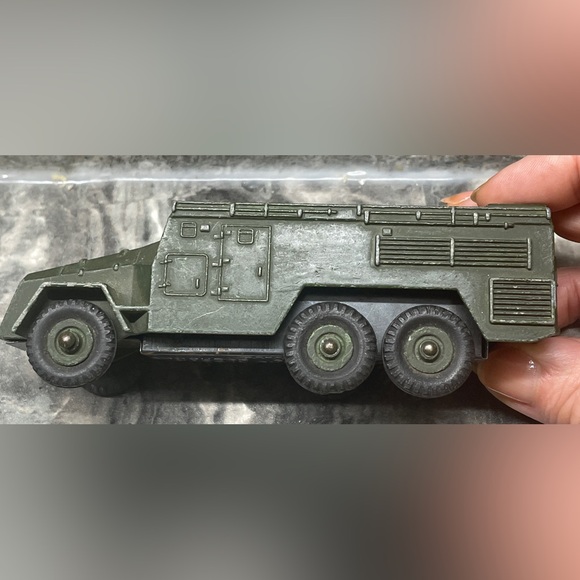 Dinky Toys 677, Armoured Command Vehicle, Produced 1957 - 1962, Made in England - Picture 3 of 9